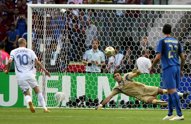 Zidane luôn thể hiện được bản lĩnh mỗi khi cần thiết trên sân cỏ