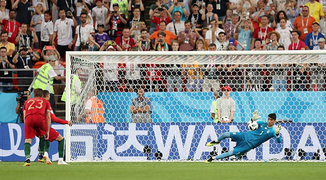 Ronaldo bất ngờ chững lại ở trận gặp Iran khiến Bồ Đào Nha suýt ôm hận