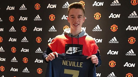 Con trai Phil Neville ký hợp đồng với M.U