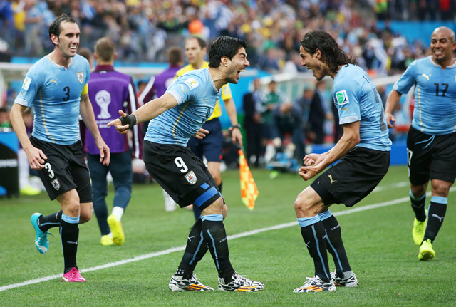 Song sát Cavani (phải) và Suarez sẵn sàng “nổ súng” để giúp Uruguay giành chiến thắng