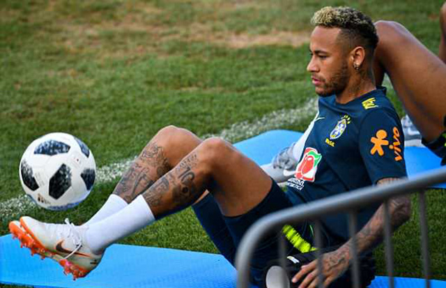 Neymar và đồng đội đang có mặt tại trung tâm huấn luyện ở Sochi