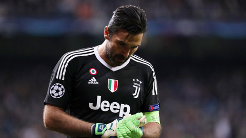 Buffon giã biệt Juventus sau 17 năm đắng cay xen lẫn ngọt bùi