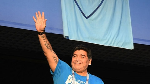 Vừa thoát cửa tử, Maradona lại phát biểu gây sốc