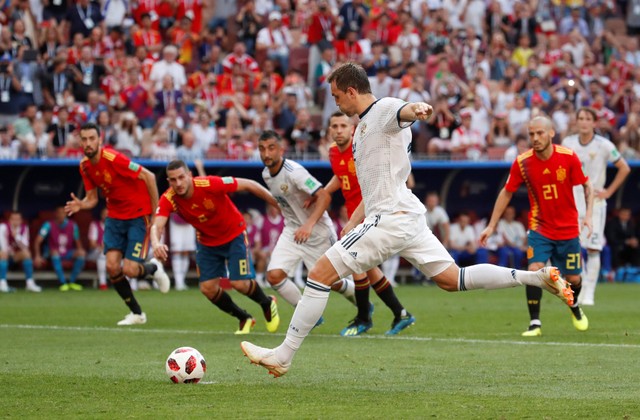 Không biết ghi bàn, Tây Ban Nha đã tự thua Nga