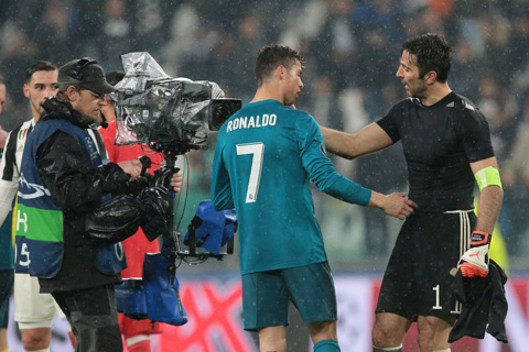 Ronaldo sẽ ký hợp đồng có thời hạn 4 năm với Juventus