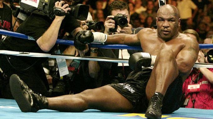 Tự truyện 'Sự thật không tranh cãi' của Mike Tyson (Kỳ 23): “Chết” vì kiêu ngạo