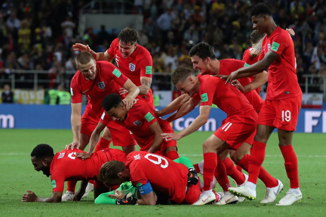 Cả ĐT Anh lẫn Croatia (ảnh nhỏ) đang có một kỳ World Cup ấn tượng, nhưng không dễ để đăng quang