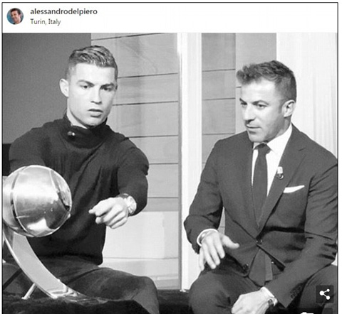 Huyền thoại Del Piero của Juve đăng ảnh ông chụp cùng Ronaldo với dòng chữ ngắn gọn 