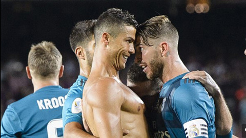 Sao bóng đá phản ứng thế nào về vụ Ronaldo tới Juve?