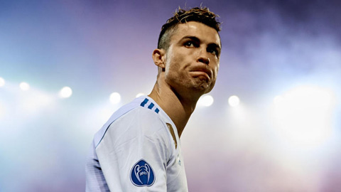 Ronaldo chia tay Real: Có một dòng sông đã qua đời