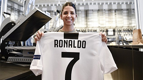 Juventus hốt bạc từ việc bán áo Ronaldo