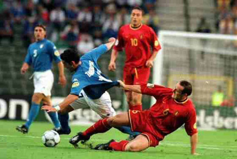 Bóng đá Bỉ chạm đáy tại EURO 2000