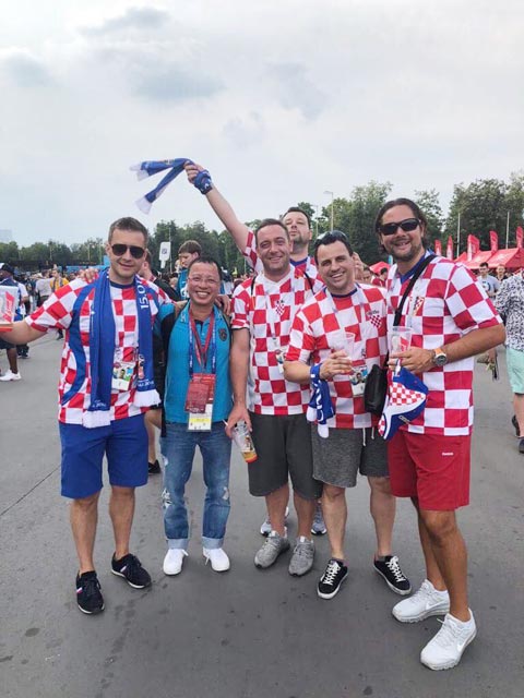 Tác giả và các CĐV Croatia trước trận World Cup 2018