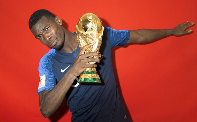 Pogba và kiểu ăn mừng quen thuộc của mình