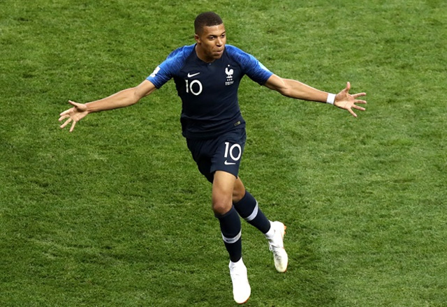 Tương lai tươi sáng đang chờ đợi Mbappe