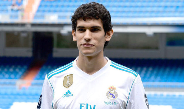 Jesus Vallejo: Lopetegui có thể sử dụng Vallejo như một phương án dự phòng ở mùa giải tới hoặc Real sẽ đem cho mượn để tích lũy thêm kinh nghiệm