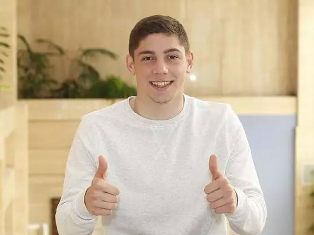 Fede Valverde: Sau một năm khoác áo Deportivo theo dạng cho mượn, Valverde vẫn cần thêm thời gian để phát triển và có thể kịch bản tương tự sẽ lặp lại ở mùa giải này