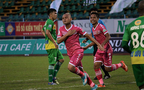 Quốc Phương lập cú đúp trong chiến thắng quan trọng của  Sài Gòn FC trước XSKT Cần Thơ - Ảnh: Sài Gòn FC