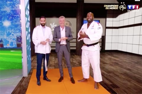 Rami (trái) thực hiện lời hứa thách đấu sao judo