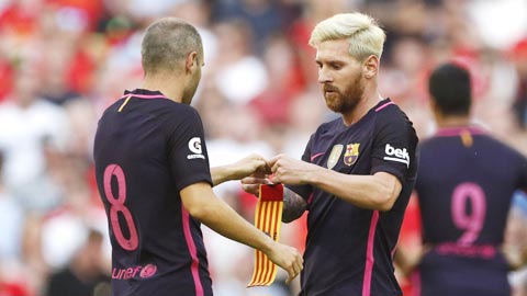 Messi tiếp quản băng đội trưởng Barca