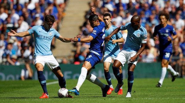Manchester City khởi đầu trận đấu vô cùng ấn tượng khi liên tục vây ép các cầu thủ đối phương
