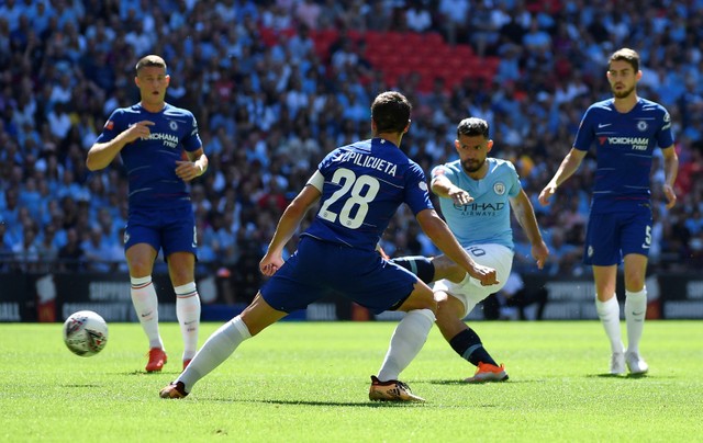 Chính sự thiếu gắn kết ấy đã giúp Manchester City có bàn thắng mở tỷ số do công của Aguero ở phút thứ 13 của trận đấu