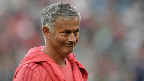 Mourinho bị chỉ trích vì xếp Sanchez làm đội trưởng