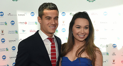 Coutinho đang chờ lấy hộ chiếu Bồ Đào Nha nhờ vợ