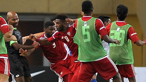 UAE đuổi 1 cầu thủ sau màn ẩu đả với Malaysia trước ASIAD 18