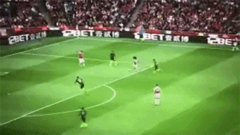 Petr Cech suýt chút nữa tự sút vào lưới... Arsenal