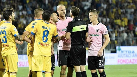 Serie A 2018/19: Cãi cọ, kiện tụng trước giờ khởi tranh