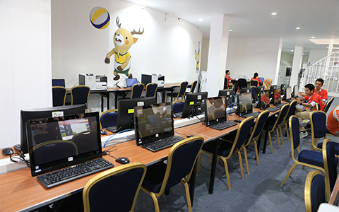 Trung tâm báo chí MPC được trang bị đầy đủ tiện nghi từ Wifi, máy tính đến y tế và phòng nghỉ...