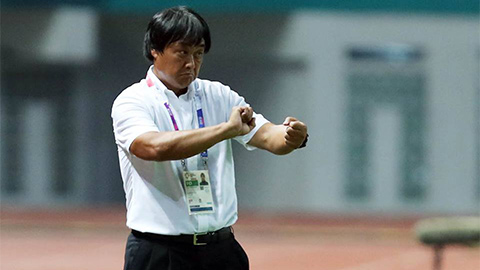 HLV Yotoku Koji đặt mục tiêu kiếm ít nhất một trận hòa trước Olympic Việt Nam - Ảnh: Đức Cường 