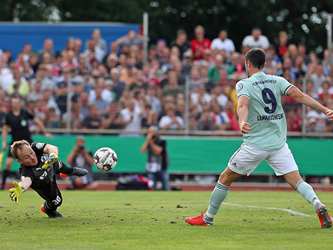 Lewandowski ghi bàn duy nhất cho Bayern