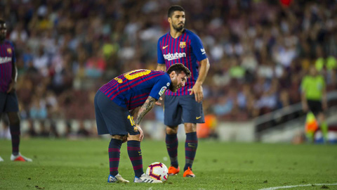 Messi hai lần dứt điểm trúng xà ngang và cột dọc trong trận đấu này