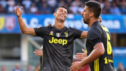 Ronaldo khiến Juventus mất oan bàn thắng