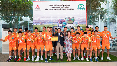 Mitsubishi Motors Việt Nam mừng chiến thắng CLB bóng đá Phù Đổng lên giải Hạng Nhất Quốc gia 2019