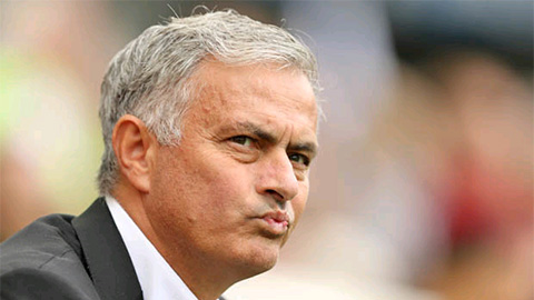 Mourinho thừa nhận M.U xứng đáng nhận thất bại
