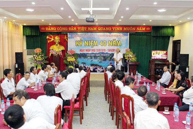 Quang cảnh buổi gặp mặt kỷ niệm 40 năm ngày nhập ngũ của Tiểu đoàn 473