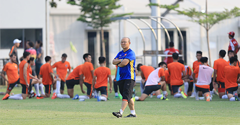 Chiều ngày 22/8, ĐT Olympic Việt Nam đã có buổi tập cuối cùng trên sân phụ Bung Karno nhằm chuẩn bị cho trận đấu ở vòng 1/8 ASIAD với Olympic Bahrain 