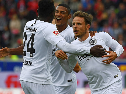 Eintracht Frankfurt giành chiến thắng ấn tượng trên sân của Freiburg