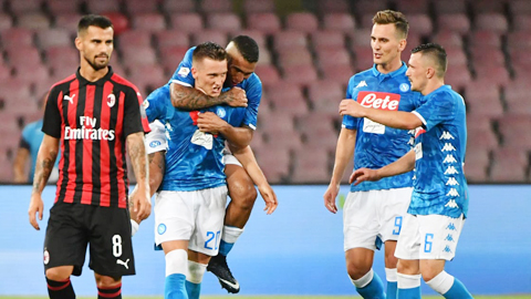 Napoli ngược dòng đánh bại Milan: Giá trị của Ancelotti