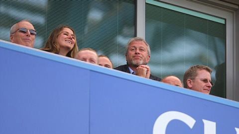 Chelsea phủ nhận việc Abramovich bán CLB