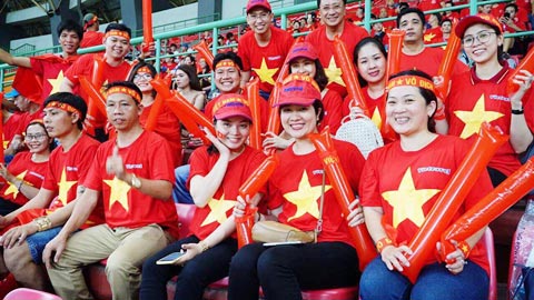 300 CĐV Việt Nam sang Indonesia tiếp lửa cho đội nhà