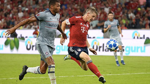 Schweinsteiger ghi bàn cho Bayern trong trận đấu tôn vinh bản thân