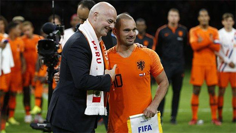 Sneijder chia tay ĐT Hà Lan đầy xúc động