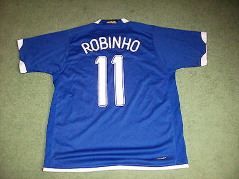 Robinho chia sẻ Chelsea từng bán áo đấu của anh rất sớm vì tin rằng họ chắc chắn có được anh