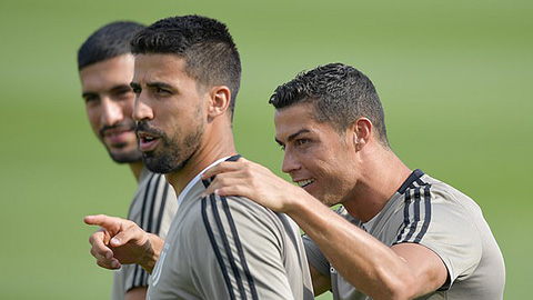 Ronaldo thoải mái tập luyện với Juventus
