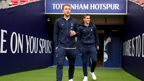 Các cầu thủ Tottenham có mặt ở sân Wembley để chuẩn bị cho trận đấu
