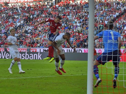 James Rodriguez ấn định chiến thắng cho Bayern
